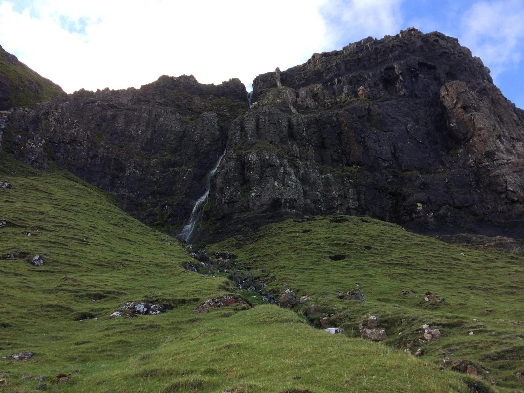 Holiday home Waterfall View Milovaig